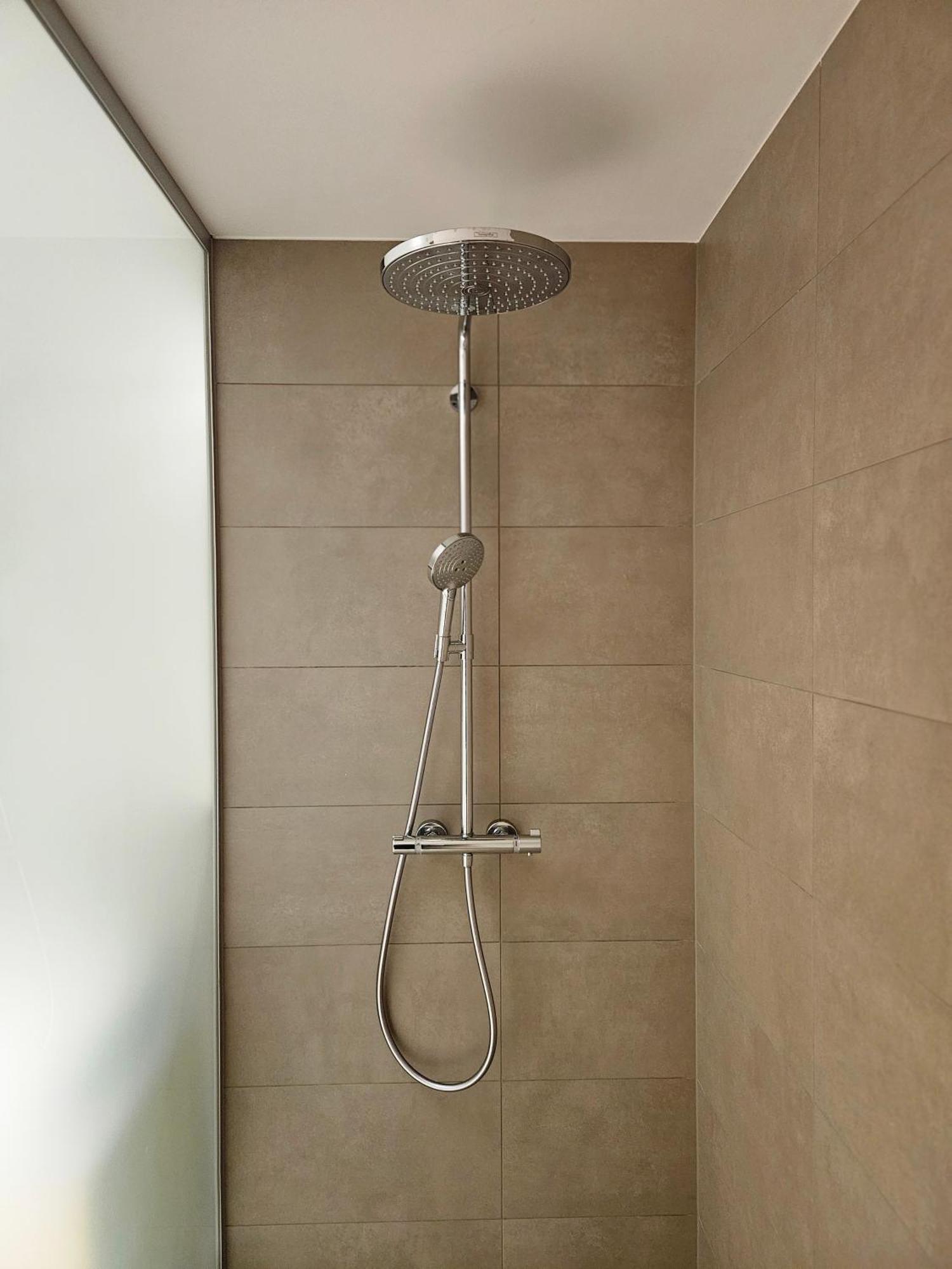 Hideaway An Der Weinstrasse - Pool & Sauna - Apartments Anderlage Spielfeld Room photo
