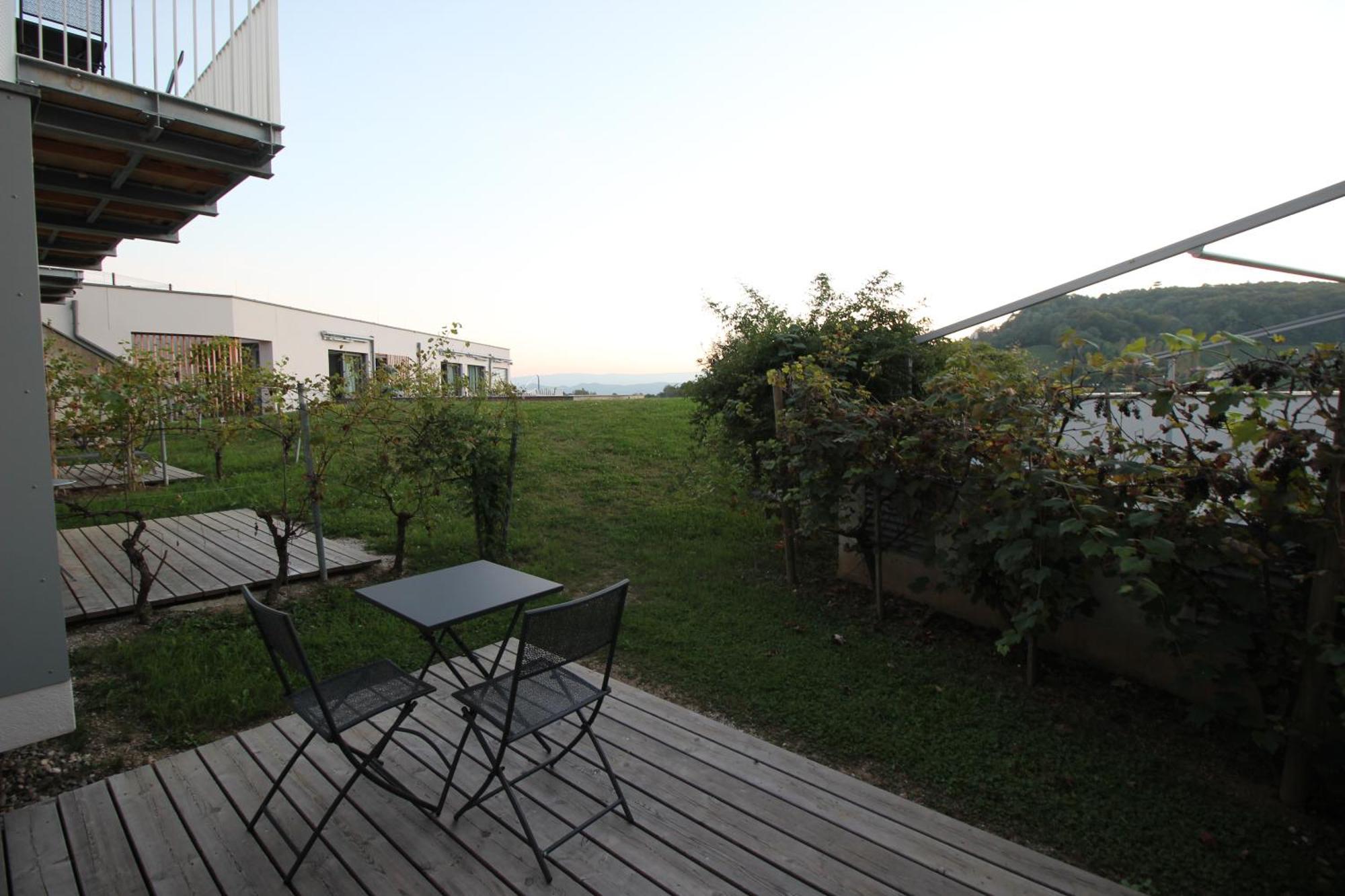 Hideaway An Der Weinstrasse - Pool & Sauna - Apartments Anderlage Spielfeld Room photo