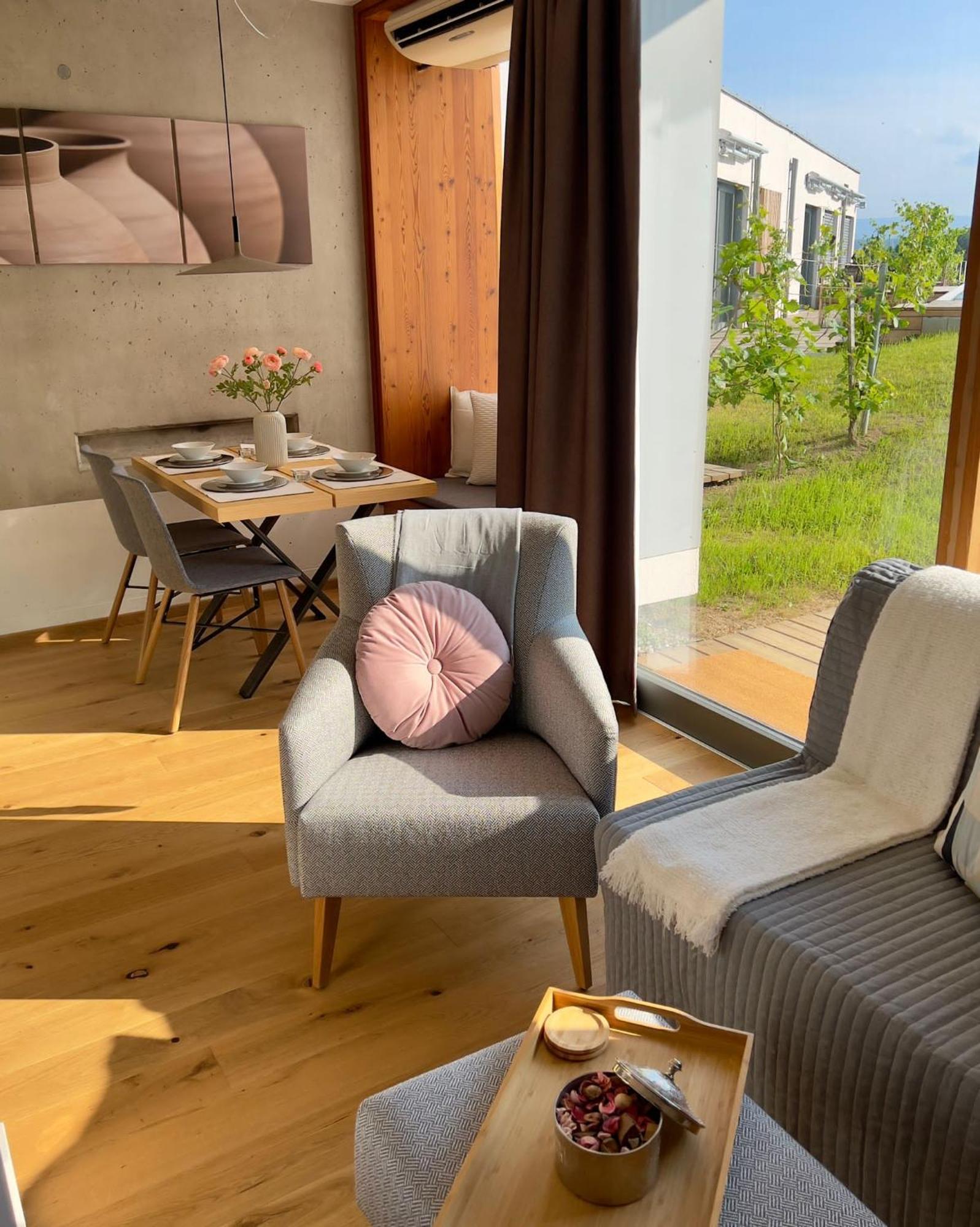 Hideaway An Der Weinstrasse - Pool & Sauna - Apartments Anderlage Spielfeld Room photo